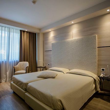אאוסטה Hostellerie Du Cheval Blanc מראה חיצוני תמונה