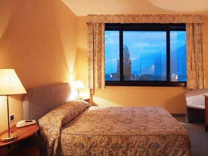 אאוסטה Hostellerie Du Cheval Blanc מראה חיצוני תמונה