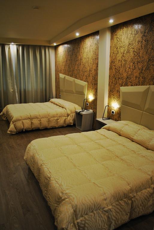 אאוסטה Hostellerie Du Cheval Blanc מראה חיצוני תמונה