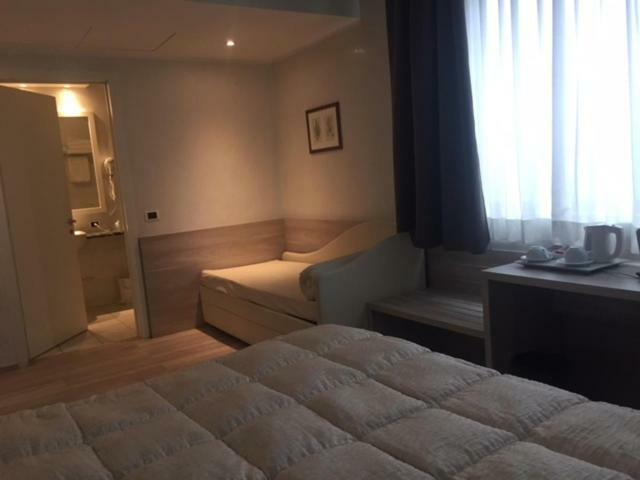 אאוסטה Hostellerie Du Cheval Blanc מראה חיצוני תמונה