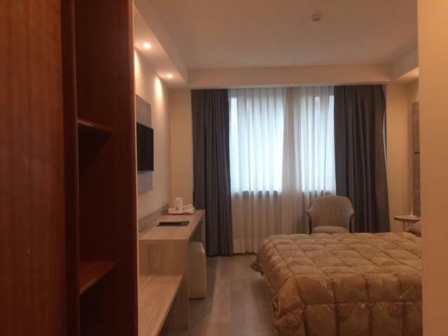 אאוסטה Hostellerie Du Cheval Blanc מראה חיצוני תמונה